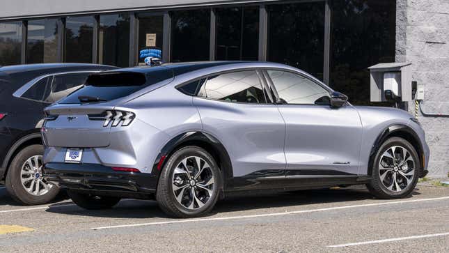 Image for article titled Cars You'd Keep For Life, Worst Design Flaws, Terrible Ride Quality And Your Best Answers Of The Week