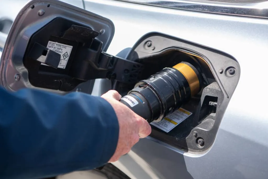 Hydrogen fueling at Toyota H2HQ