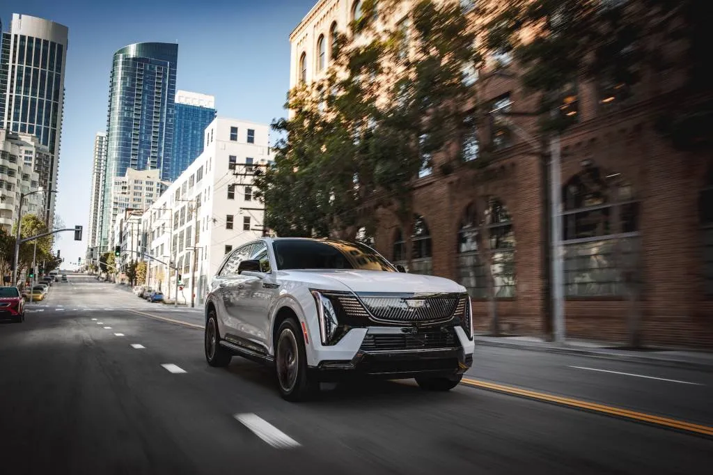 2025 Cadillac Escalade IQ test ilmuhangat review