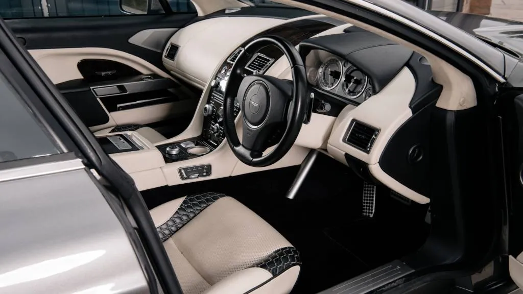 Konsep Aston Martin Bertone Jet 2+2 2013 (Gambar via Dore & Rees)