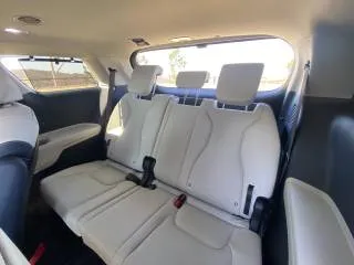 Kia Karnaval Hibrida 2025