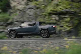 2025 Rivian R1T