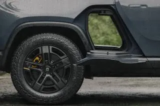 2025 Rivian R1T