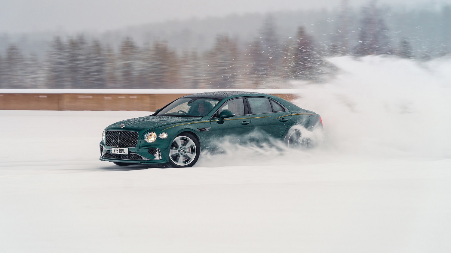 Bentley Flying Spur mencetak rekor waktu putaran di dekat Lingkaran Arktik